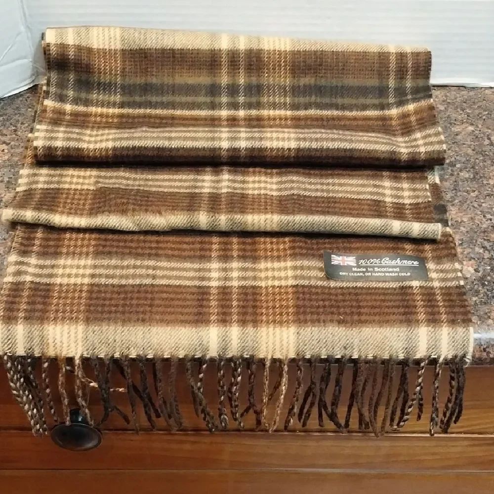 UNISEX  "Heritage of Scotland" Brown and Blue Plaid Scarf with Fringe.....NEW